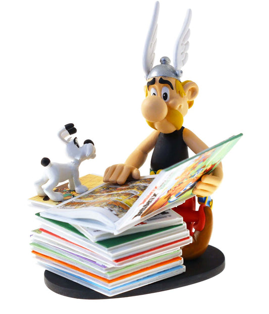 Asterix Obelix Asterix mit Bücherstapel