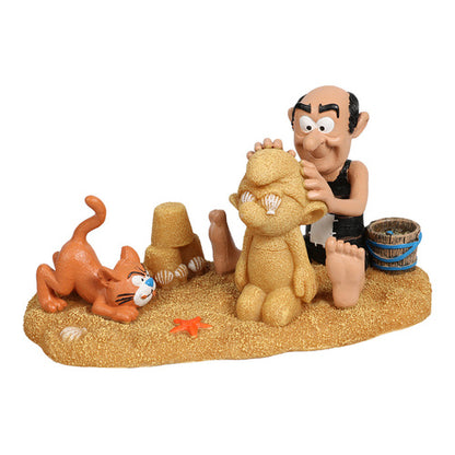 schluempfe gargamel und azrael am sandstrand figur